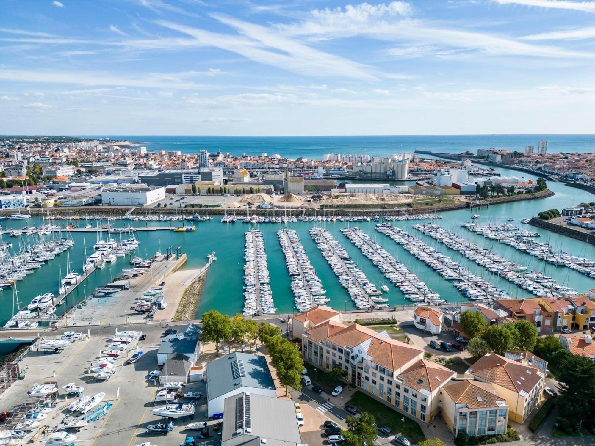 Appartement 1 Chambre, Avec Loggia Et Vue Sur Le Port Olona La Chaume Экстерьер фото
